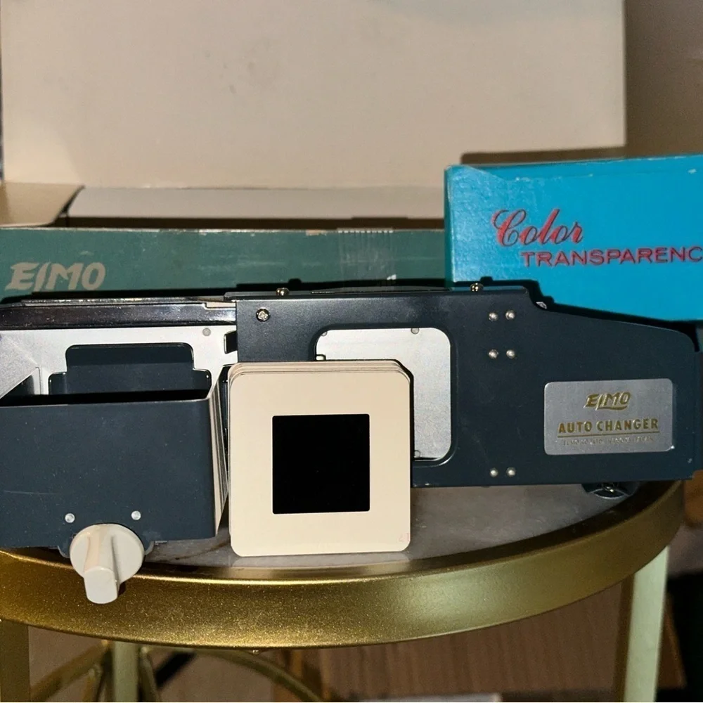Elmo Auto Changer Slide Projector & Color Transparencies